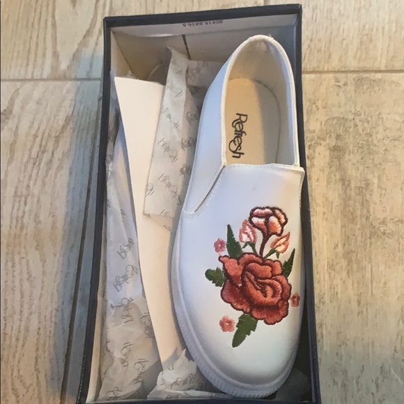 Embroidered slip on sneakers - Picture 1 of 3